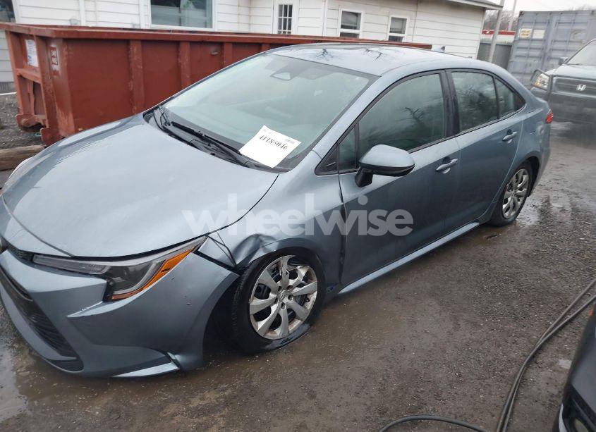 Photo 2 of 2024 Toyota Corolla LE (VIN 5YFB4MDE3RP172262)