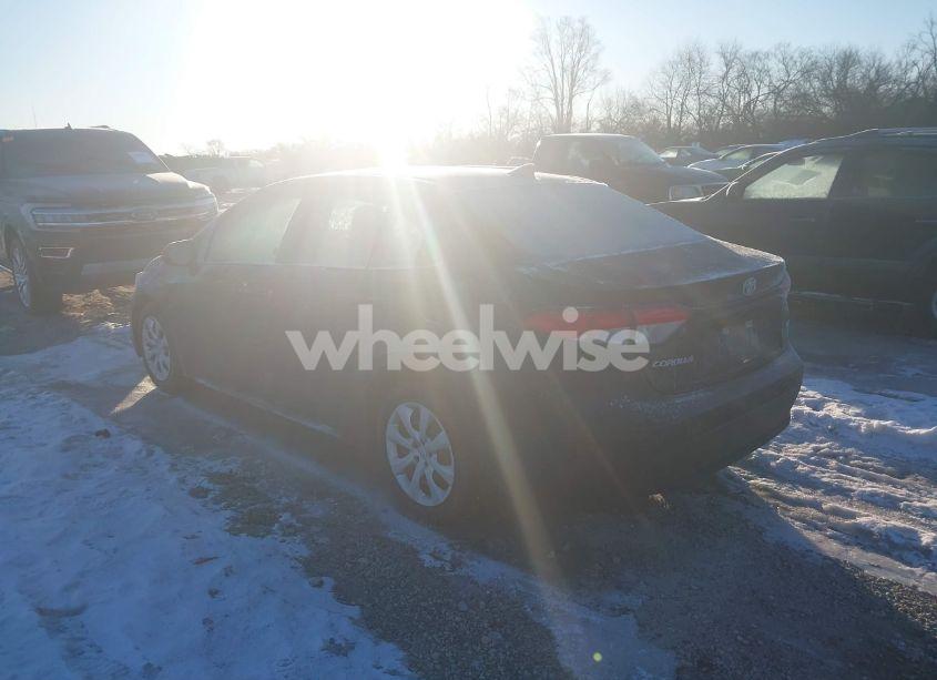 Photo 3 of 2024 Toyota Corolla LE (VIN 5YFB4MDE3RP187005)