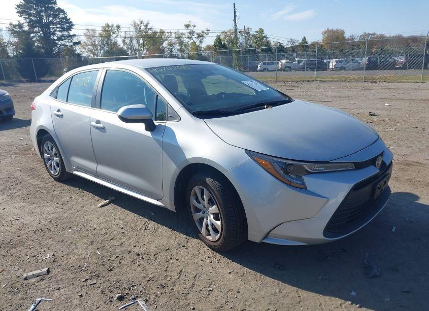 2024 Toyota Corolla LE (VIN 5YFB4MDE3RP194648) main photo