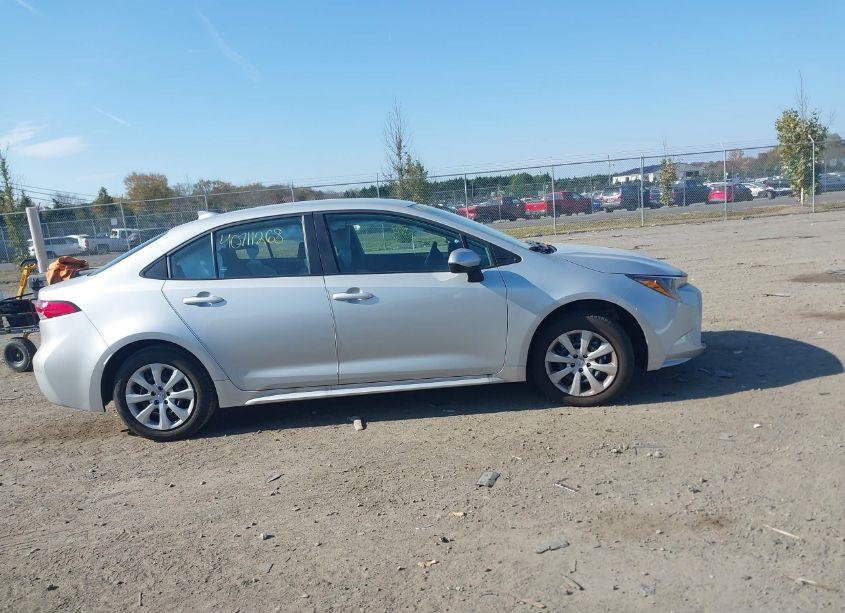 Photo 13 of 2024 Toyota Corolla LE (VIN 5YFB4MDE3RP194648)
