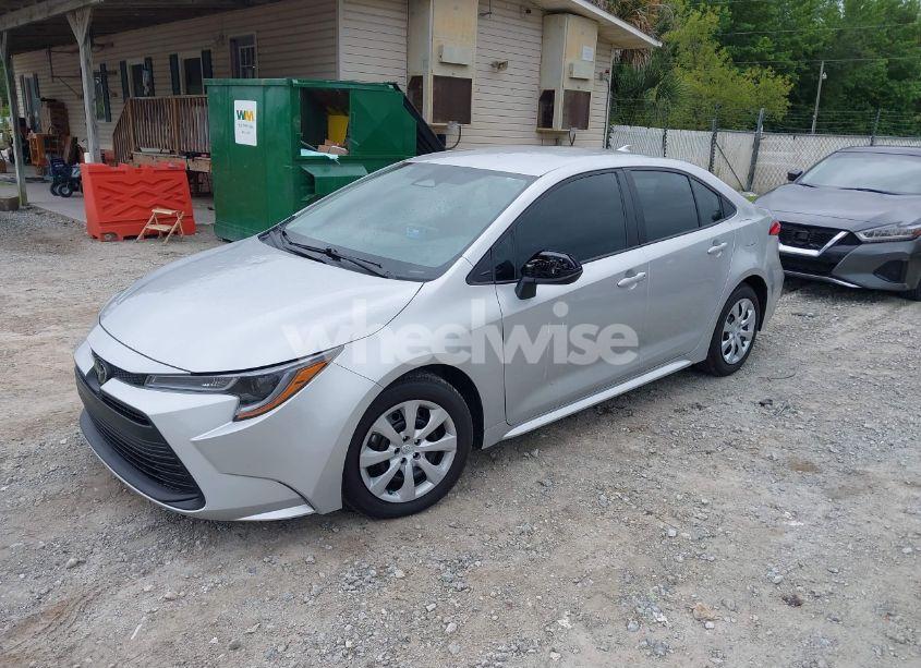 Photo 2 of 2024 Toyota Corolla LE (VIN 5YFB4MDE3RP206555)