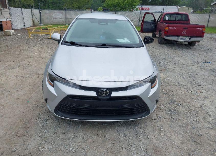 Photo 6 of 2024 Toyota Corolla LE (VIN 5YFB4MDE3RP206555)