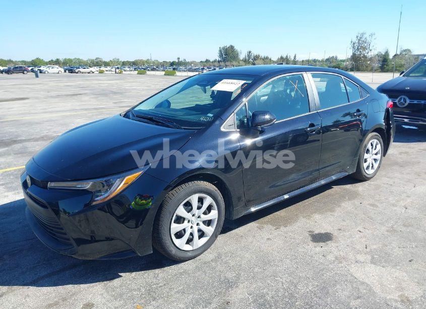 Photo 2 of 2025 Toyota Corolla LE (VIN 5YFB4MDE3SP237228)