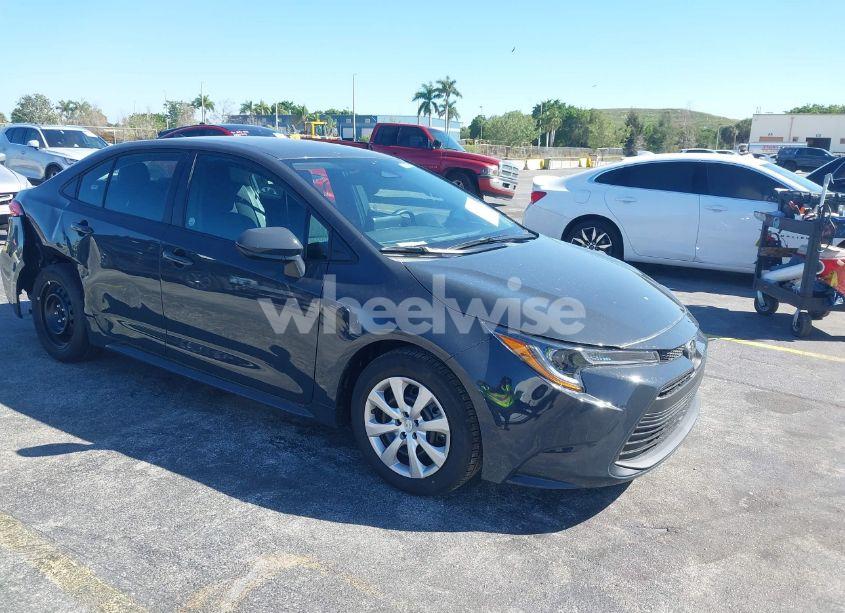 2025 Toyota Corolla LE (VIN 5YFB4MDE3SP245166) main photo