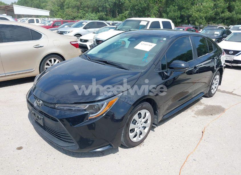 Photo 2 of 2025 Toyota Corolla LE (VIN 5YFB4MDE3SP252974)