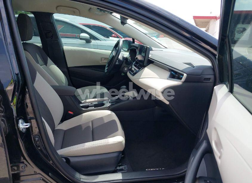 Photo 5 of 2025 Toyota Corolla LE (VIN 5YFB4MDE3SP252974)