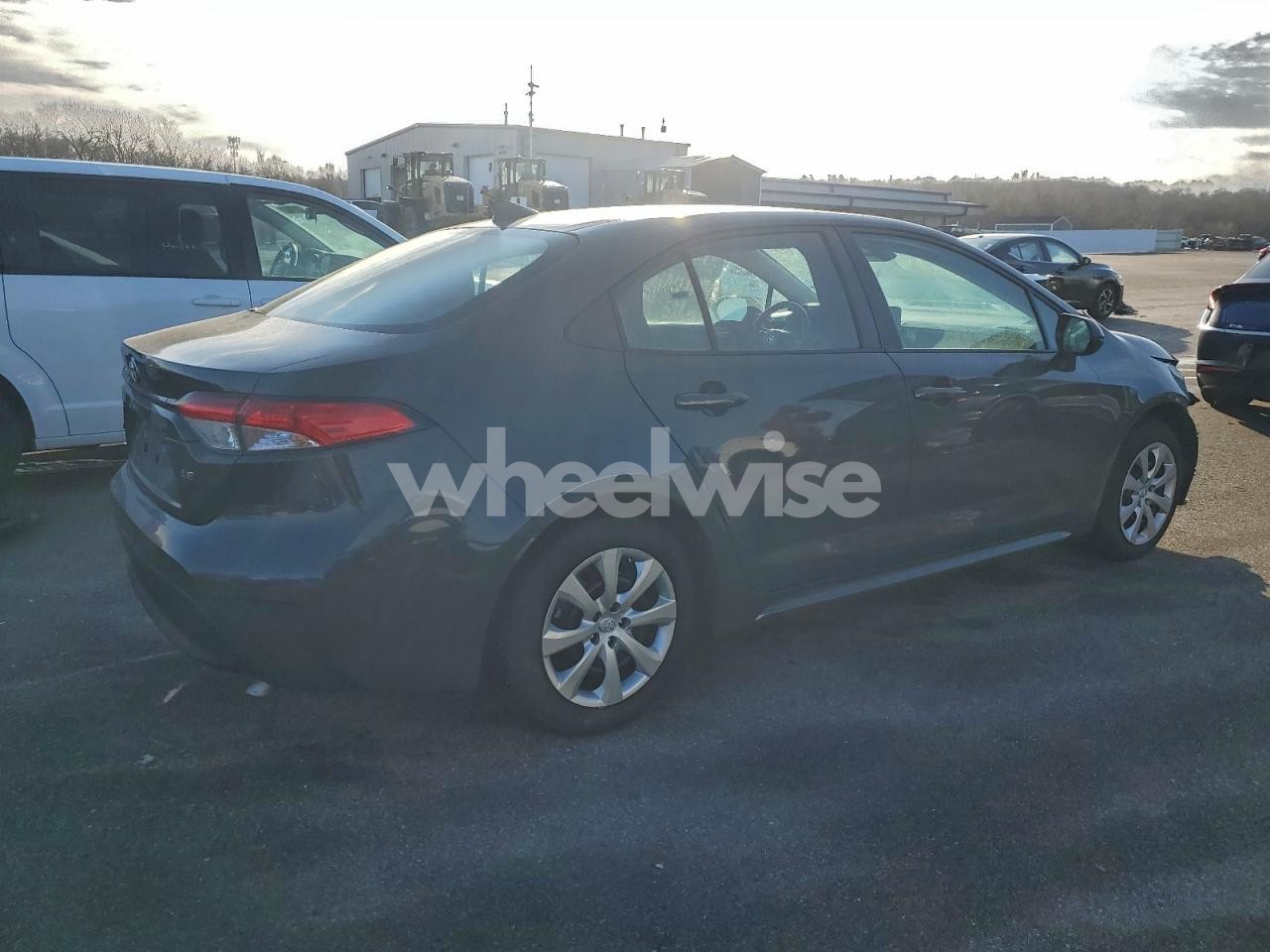 Photo 3 of 2025 TOYOTA COROLLA LE (VIN 5YFB4MDE3SP253090)