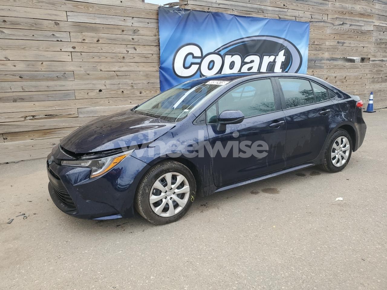 2025 TOYOTA COROLLA LE (VIN 5YFB4MDE3SP259021) main photo