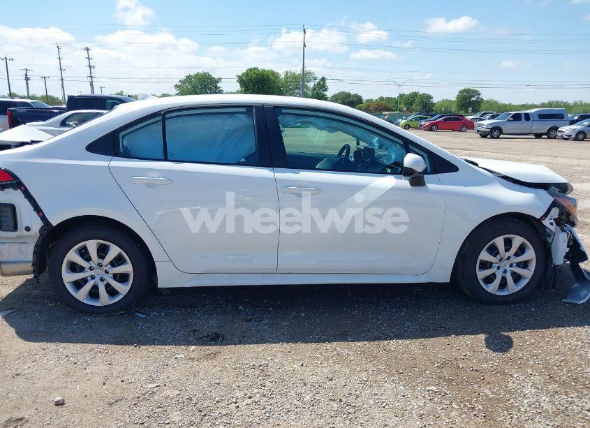 Photo 14 of 2025 Toyota Corolla LE (VIN 5YFB4MDE3SP299597)