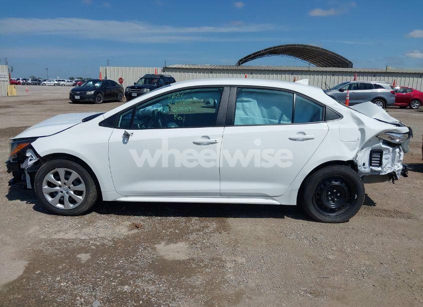 Photo 15 of 2025 Toyota Corolla LE (VIN 5YFB4MDE3SP299597)
