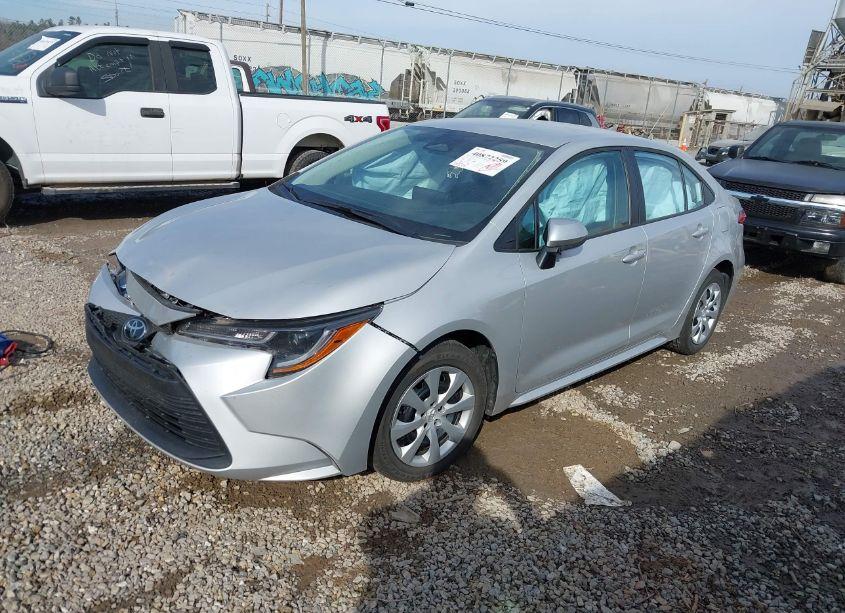 Photo 2 of 2024 Toyota Corolla LE (VIN 5YFB4MDE4RP085096)