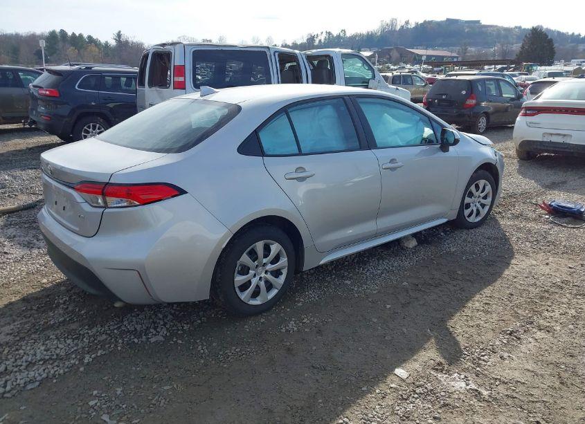 Photo 4 of 2024 Toyota Corolla LE (VIN 5YFB4MDE4RP085096)