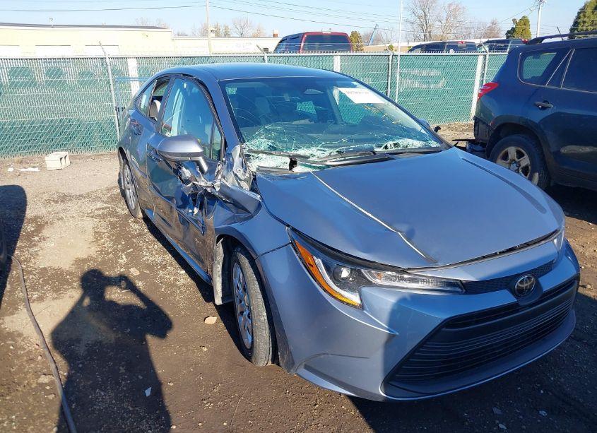 2024 Toyota Corolla LE (VIN 5YFB4MDE4RP085261) main photo