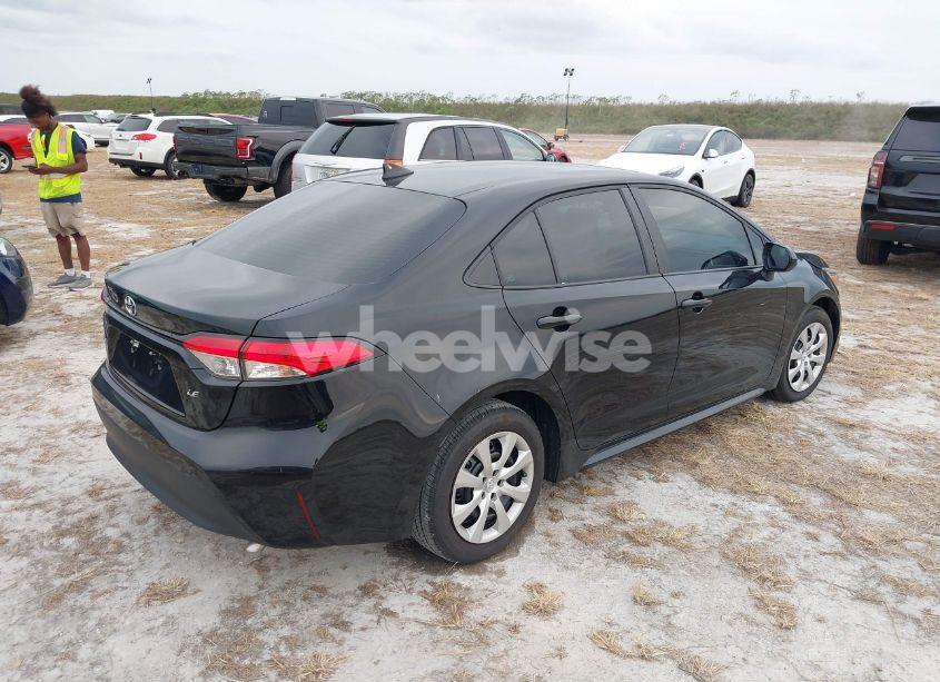 Photo 4 of 2024 Toyota Corolla LE (VIN 5YFB4MDE4RP127587)