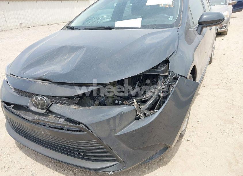 Photo 6 of 2024 Toyota Corolla LE (VIN 5YFB4MDE4RP177910)