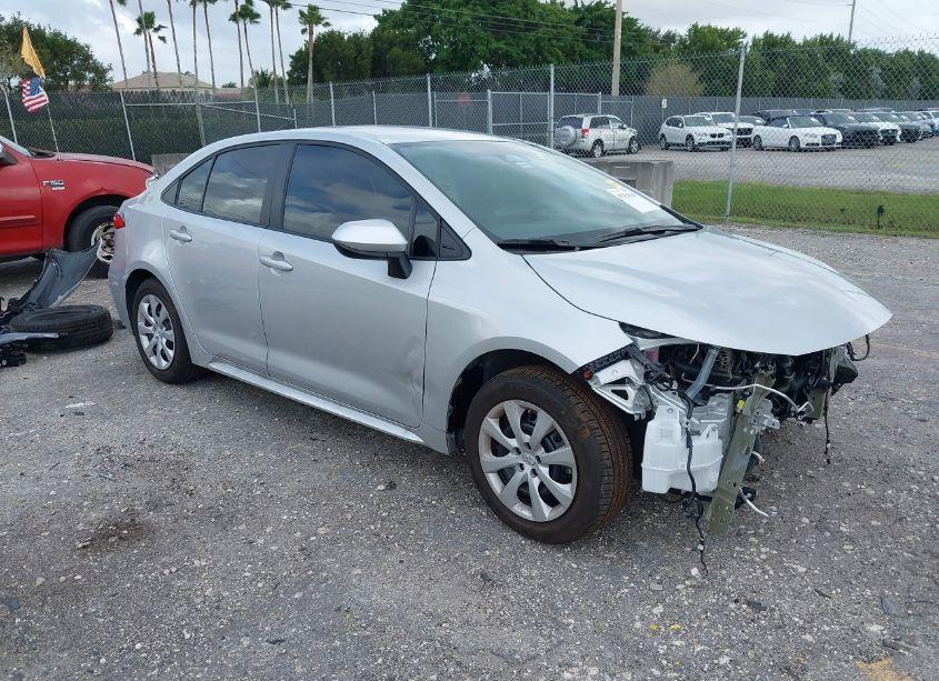 2024 Toyota Corolla LE (VIN 5YFB4MDE4RP180788) main photo