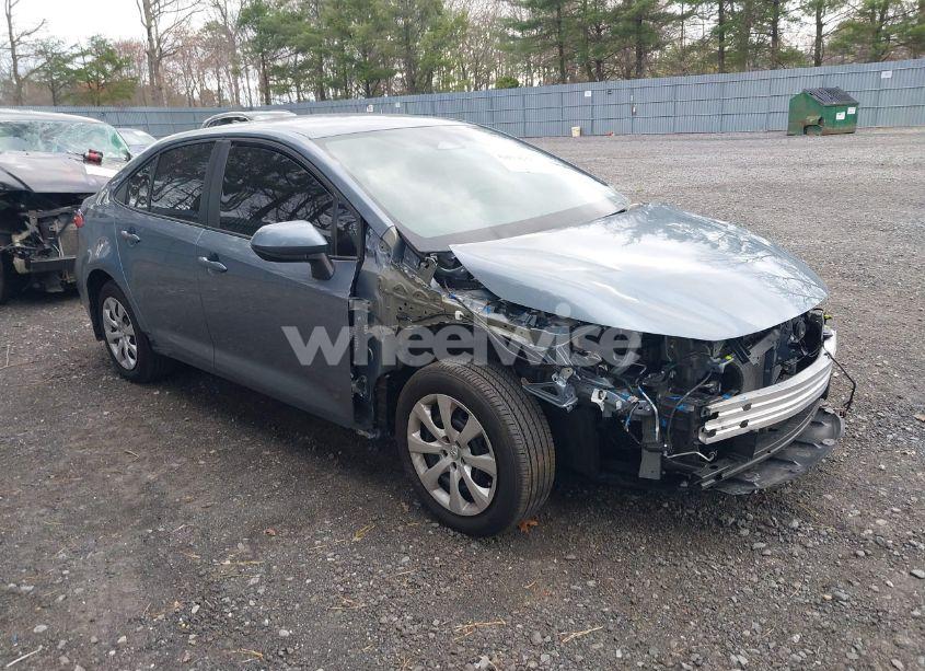 2025 Toyota Corolla LE (VIN 5YFB4MDE4SP228795) main photo