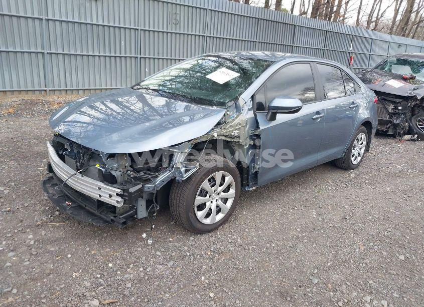 Photo 2 of 2025 Toyota Corolla LE (VIN 5YFB4MDE4SP228795)