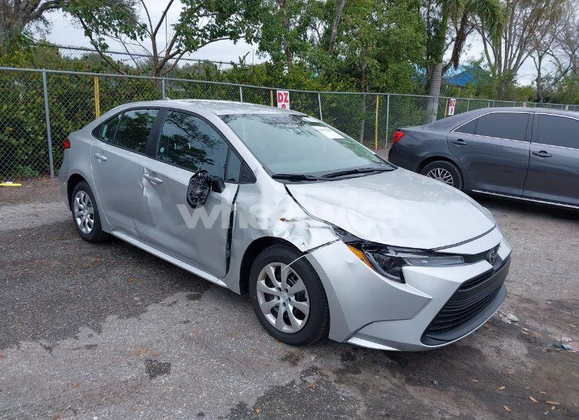 2025 Toyota Corolla LE (VIN 5YFB4MDE4SP233303) main photo