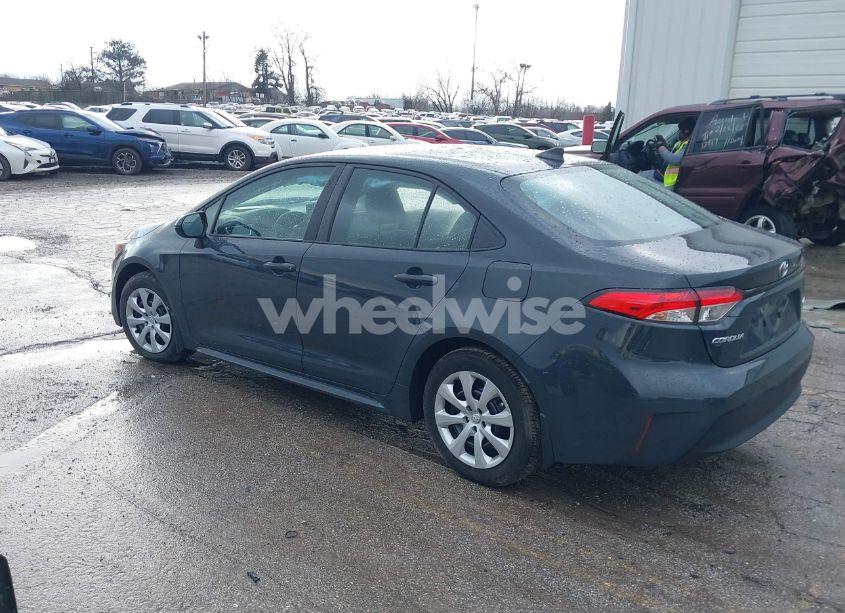 Photo 3 of 2025 Toyota Corolla LE (VIN 5YFB4MDE4SP233768)