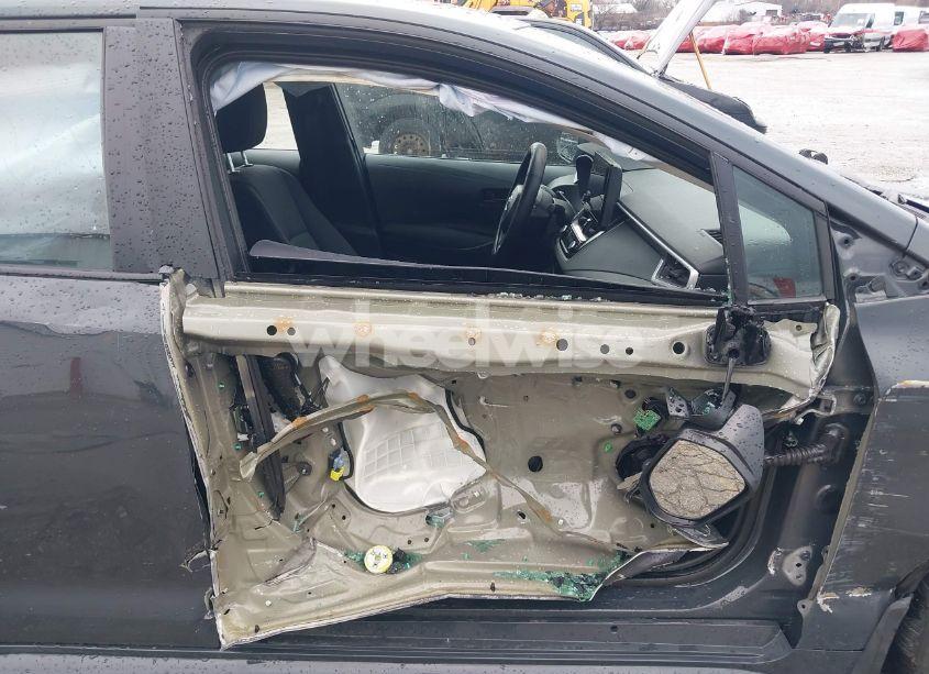 Photo 6 of 2025 Toyota Corolla LE (VIN 5YFB4MDE4SP233768)