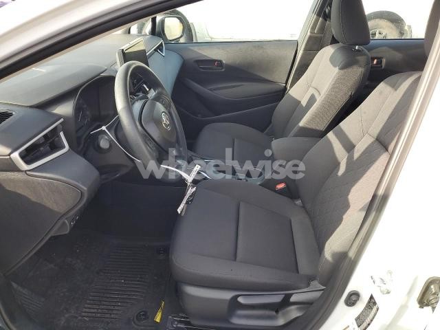 Photo 3 of 2025 TOYOTA COROLLA LE (VIN 5YFB4MDE4SP256631)