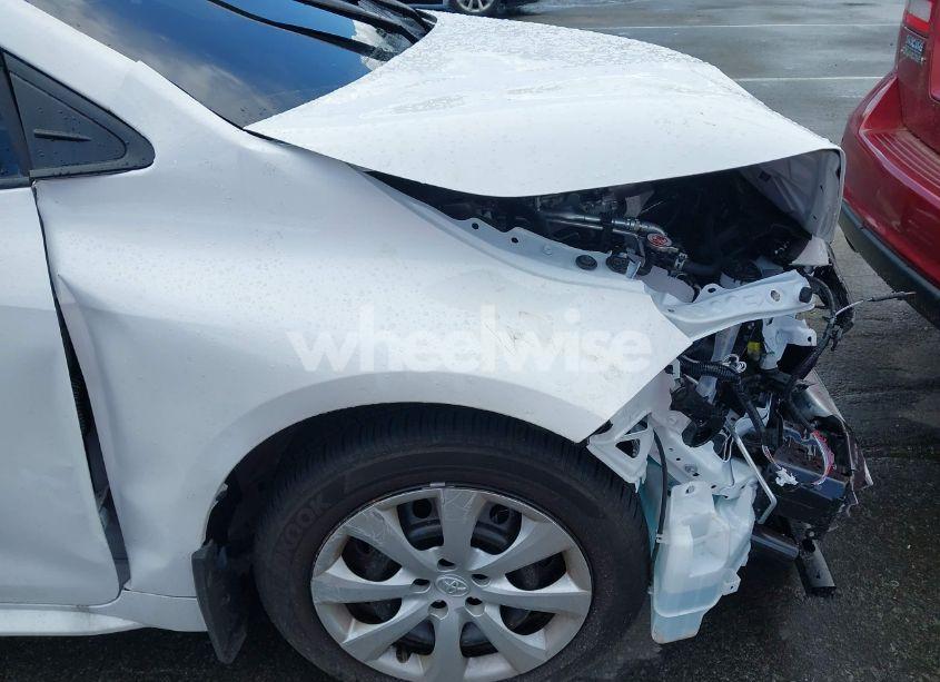 Photo 6 of 2025 Toyota Corolla LE (VIN 5YFB4MDE4SP276037)