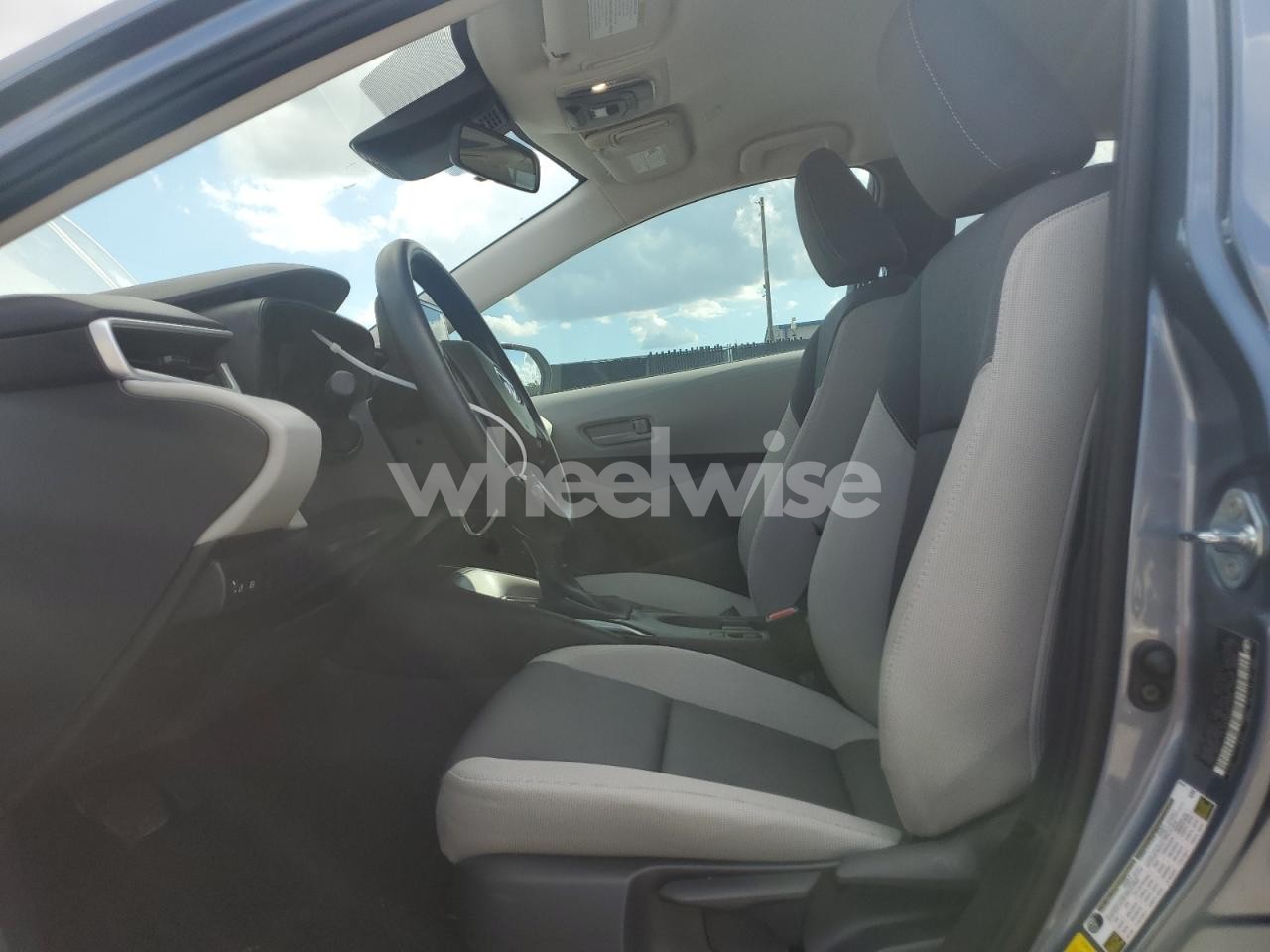 Photo 7 of 2025 TOYOTA COROLLA LE (VIN 5YFB4MDE4SP282372)