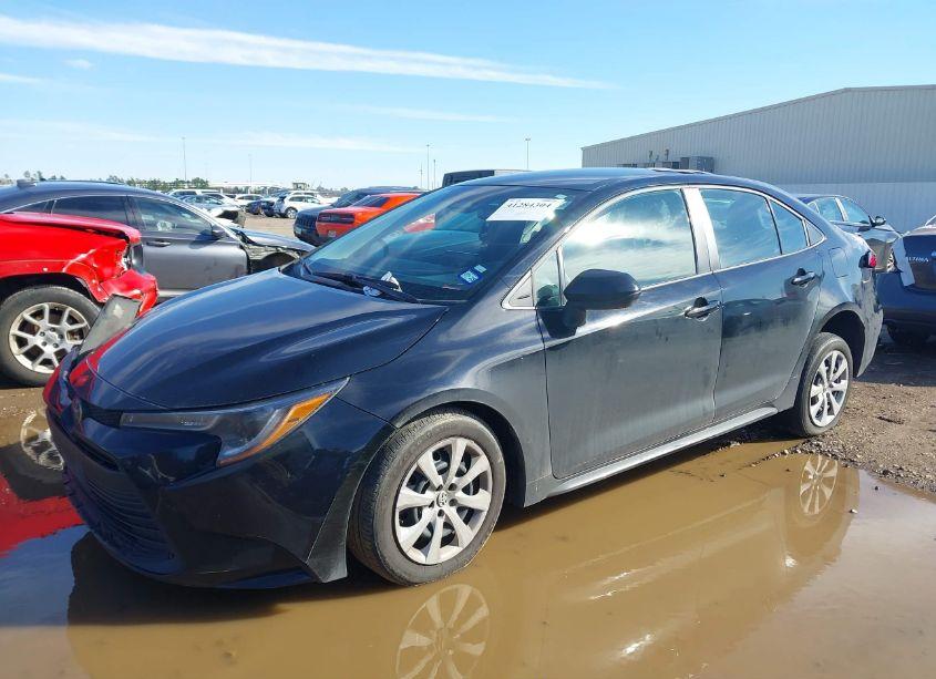 Photo 2 of 2023 Toyota Corolla LE (VIN 5YFB4MDE5PP068451)