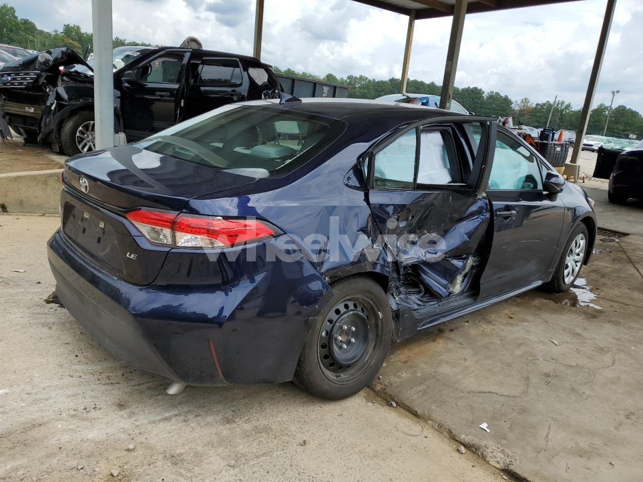 Photo 3 of 2024 TOYOTA COROLLA LE (VIN 5YFB4MDE5RP104643)