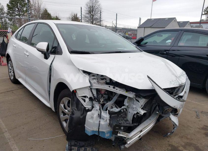 2024 Toyota Corolla LE (VIN 5YFB4MDE5RP114492) main photo