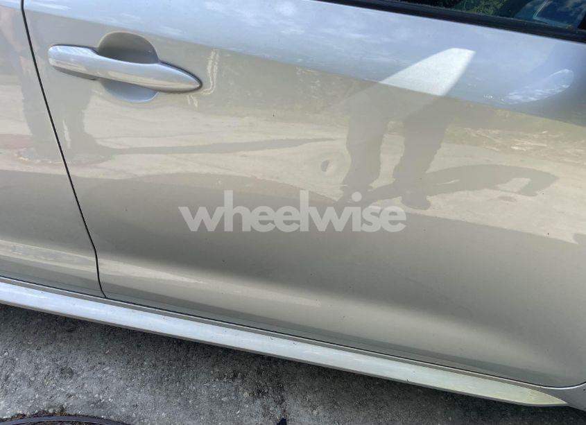 Photo 6 of 2024 Toyota Corolla LE (VIN 5YFB4MDE5RP120552)