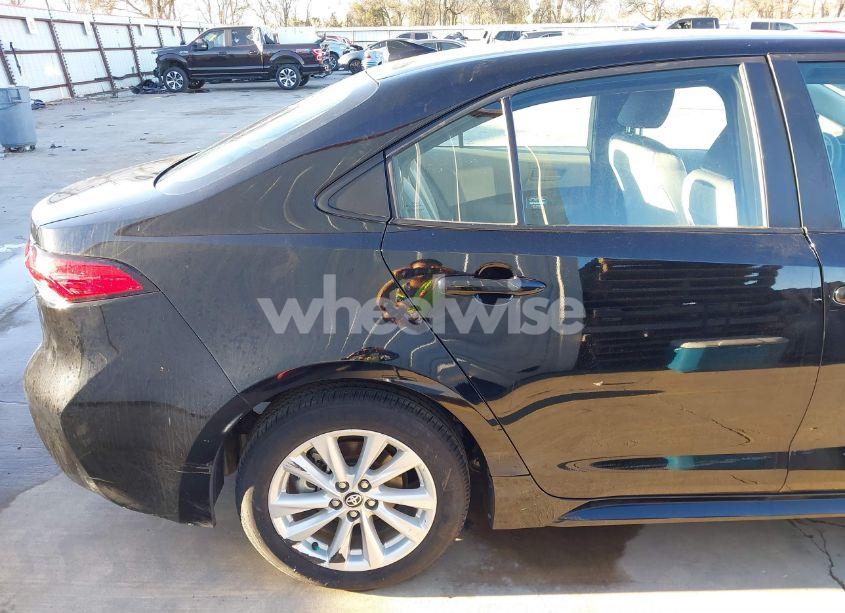 Photo 18 of 2024 Toyota Corolla LE (VIN 5YFB4MDE5RP127503)