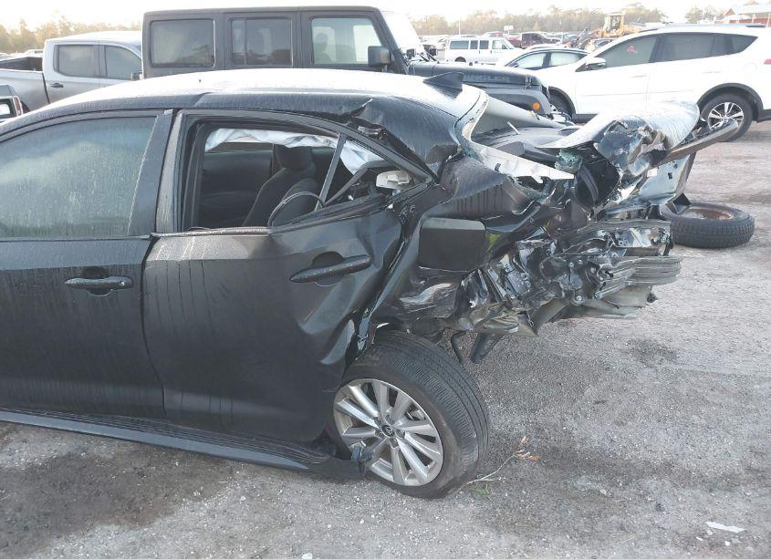 Photo 6 of 2024 Toyota Corolla LE (VIN 5YFB4MDE5RP148951)