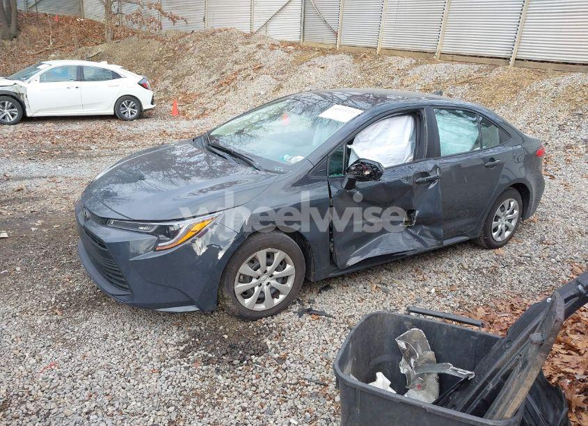 Photo 2 of 2024 Toyota Corolla LE (VIN 5YFB4MDE5RP153745)