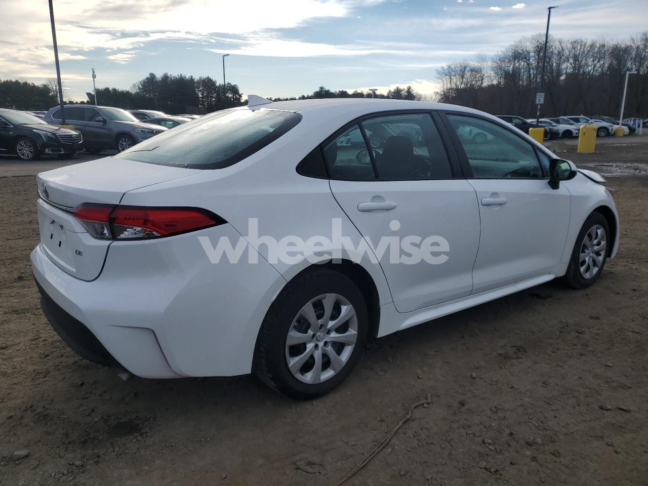 Photo 3 of 2024 TOYOTA COROLLA LE (VIN 5YFB4MDE5RP168648)