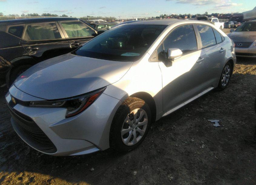 Photo 2 of 2024 Toyota Corolla LE (VIN 5YFB4MDE5RP187992)
