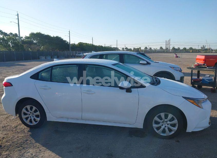 Photo 13 of 2024 Toyota Corolla LE (VIN 5YFB4MDE5RP207867)