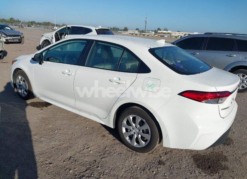 Photo 3 of 2024 Toyota Corolla LE (VIN 5YFB4MDE5RP207867)