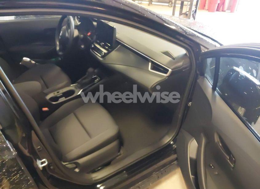 Photo 5 of 2024 Toyota Corolla LE (VIN 5YFB4MDE5RP211028)