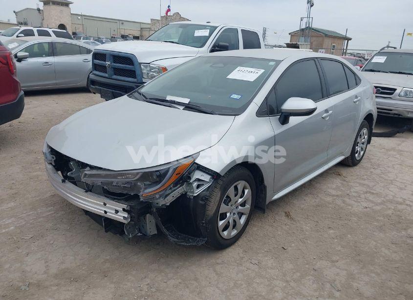 Photo 2 of 2025 Toyota Corolla LE (VIN 5YFB4MDE5SP240700)