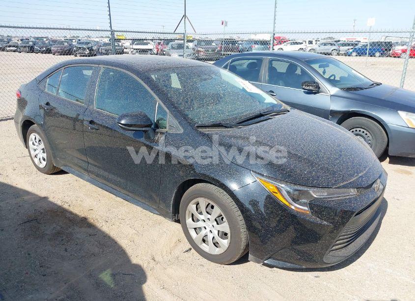 2025 Toyota Corolla LE (VIN 5YFB4MDE5SP266312) main photo