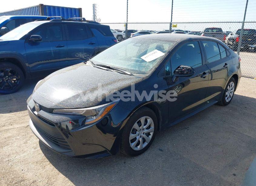 Photo 2 of 2025 Toyota Corolla LE (VIN 5YFB4MDE5SP266312)