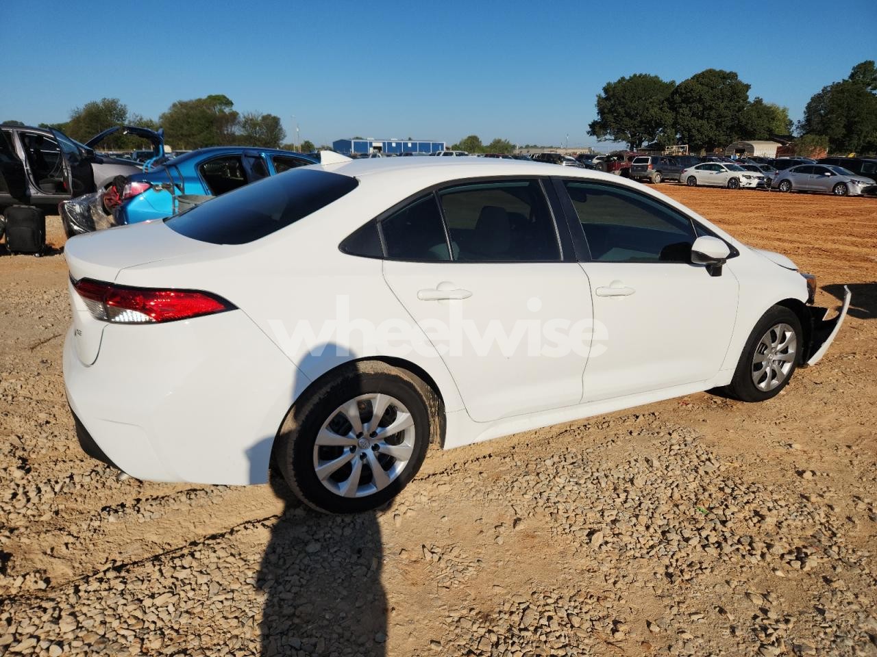 Photo 3 of 2024 TOYOTA COROLLA LE (VIN 5YFB4MDE6RP134640)