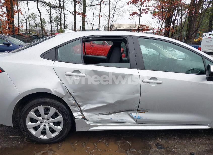 Photo 6 of 2024 Toyota Corolla LE (VIN 5YFB4MDE6RP179397)