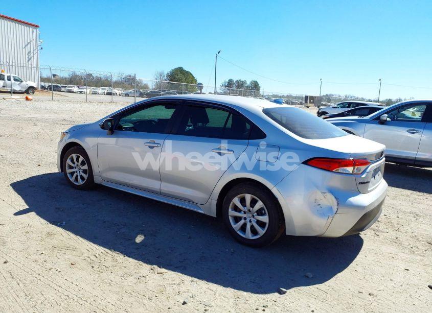 Photo 3 of 2024 Toyota Corolla LE (VIN 5YFB4MDE6RP228565)