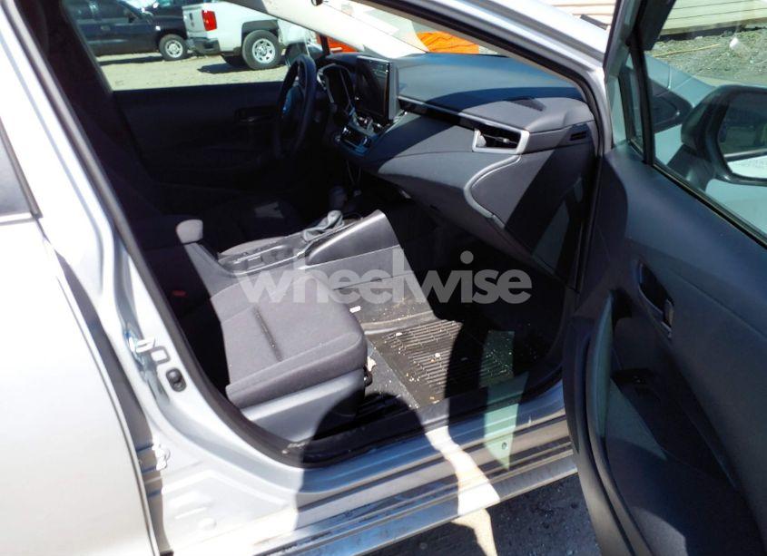 Photo 5 of 2024 Toyota Corolla LE (VIN 5YFB4MDE6RP228565)