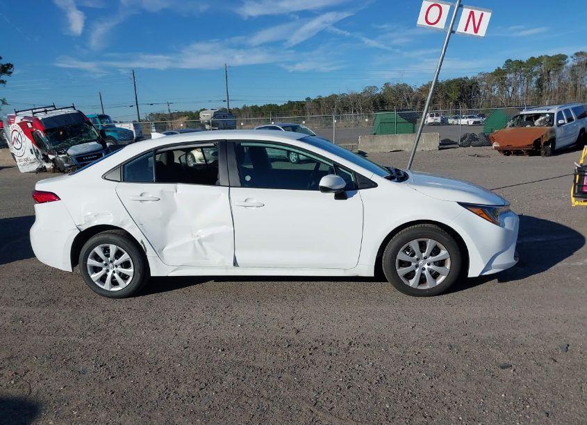 Photo 13 of 2025 Toyota Corolla LE (VIN 5YFB4MDE6SP233528)