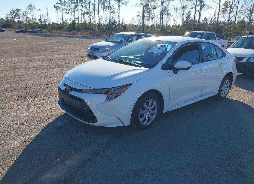Photo 2 of 2025 Toyota Corolla LE (VIN 5YFB4MDE6SP233528)