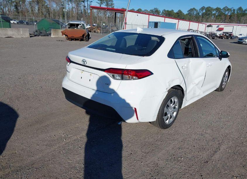 Photo 4 of 2025 Toyota Corolla LE (VIN 5YFB4MDE6SP233528)